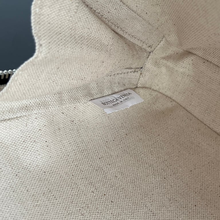 Bottega Veneta Intrecciato Large Pouch 765804 - 3