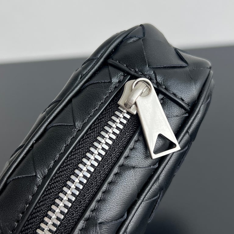 Bottega Veneta Intrecciato Small Toiletry Case Black - 4
