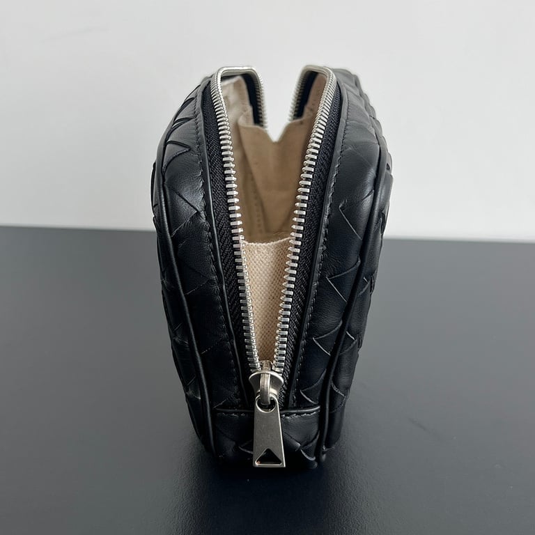 Bottega Veneta Intrecciato Small Toiletry Case Black - 5