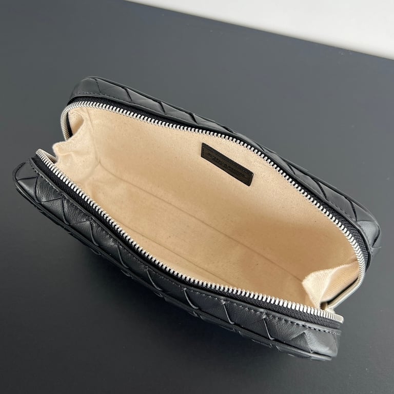 Bottega Veneta Intrecciato 765809 Medium Pouch Black - 4
