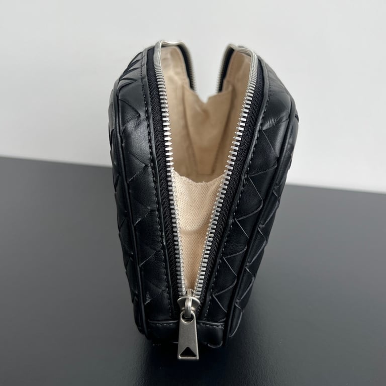 Bottega Veneta Intrecciato 765809 Medium Pouch Black - 5