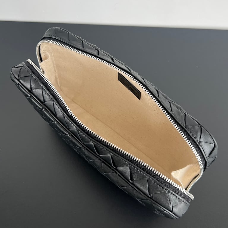 Bottega Veneta Intrecciato Large Pouch Black - 4