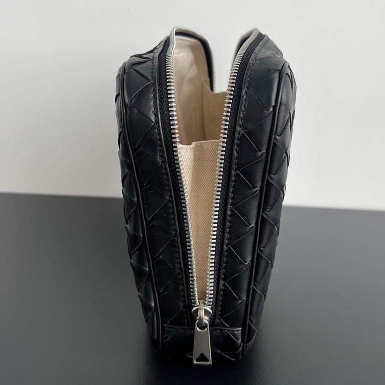 Bottega Veneta Intrecciato Large Pouch Black - 5