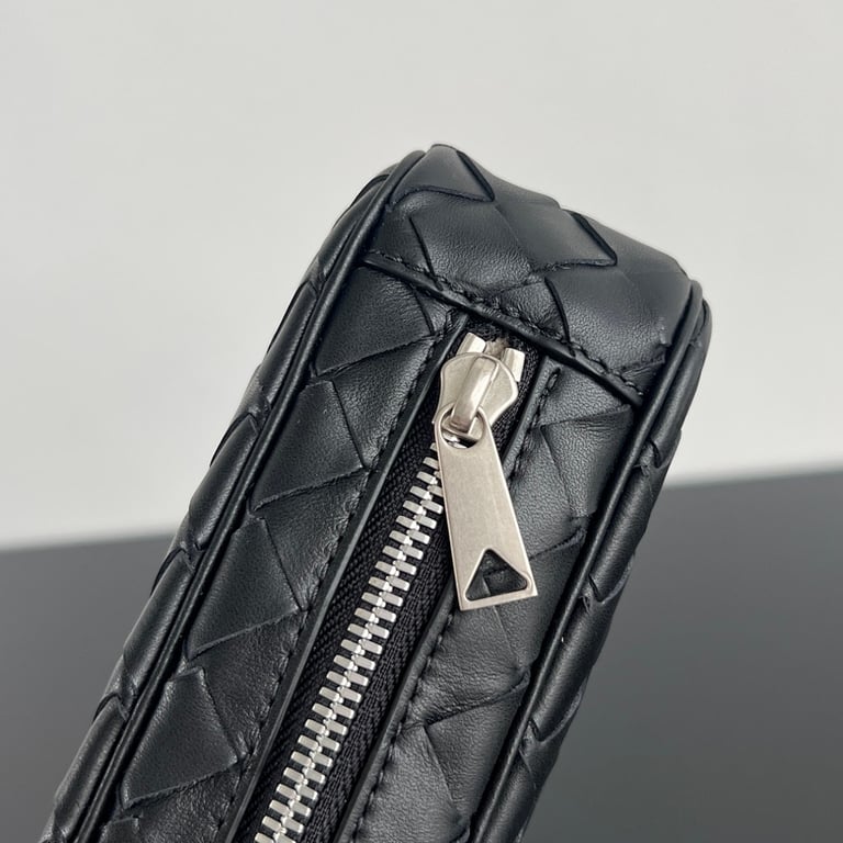 Bottega Veneta Intrecciato Large Pouch Black - 7