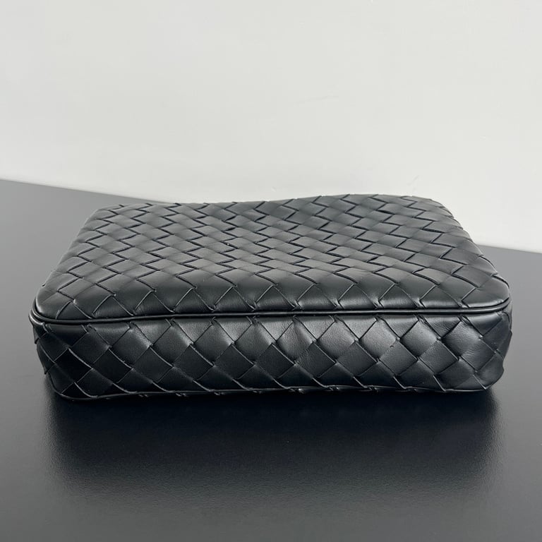 Bottega Veneta Intrecciato Large Pouch Black - 8