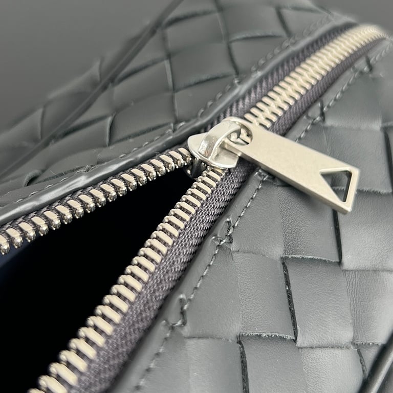 Bottega Veneta Intrecciato Toiletry Case Rock Grey - 4