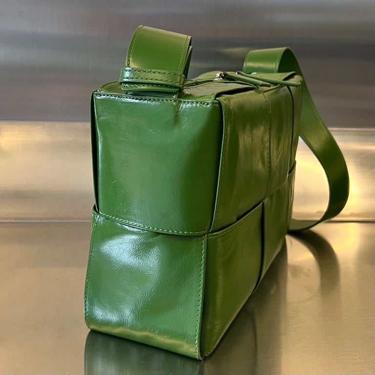 Bottega Veneta Intrecciato Camera Bag 731165 Green - 3