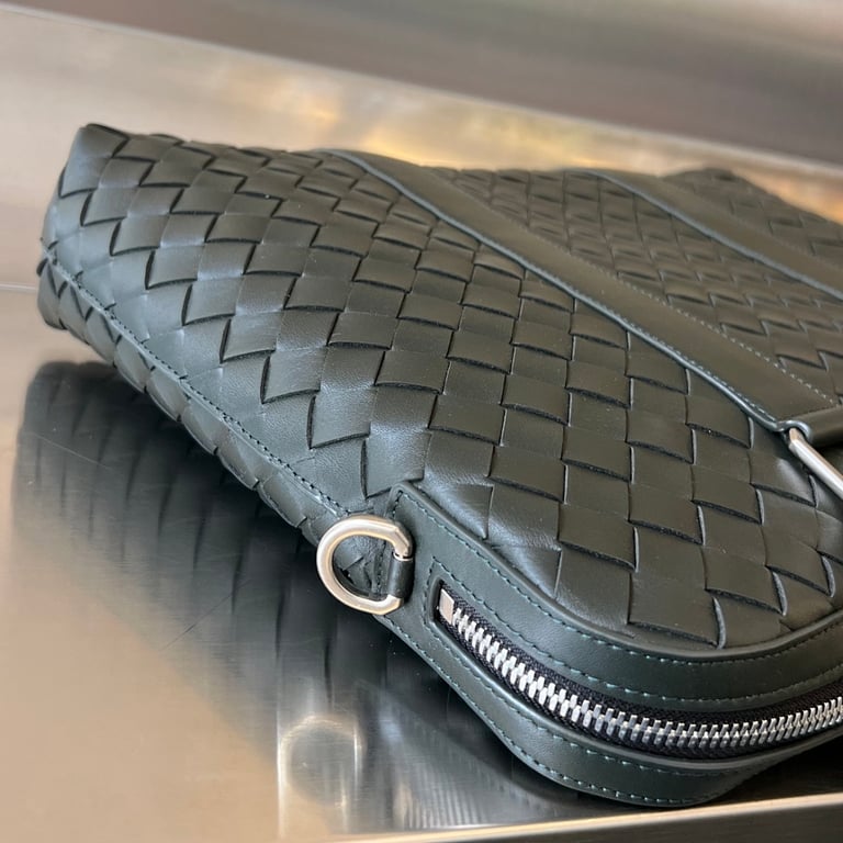 Bottega Veneta Intrecciato Leather Briefcase Black 690702 - 3