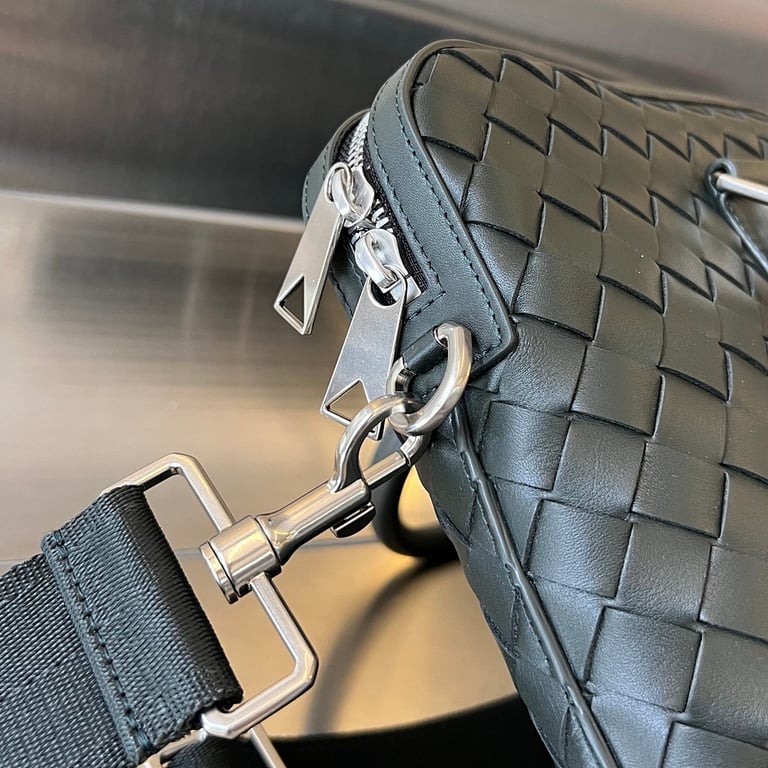 Bottega Veneta Intrecciato Leather Briefcase Black 690702 - 8