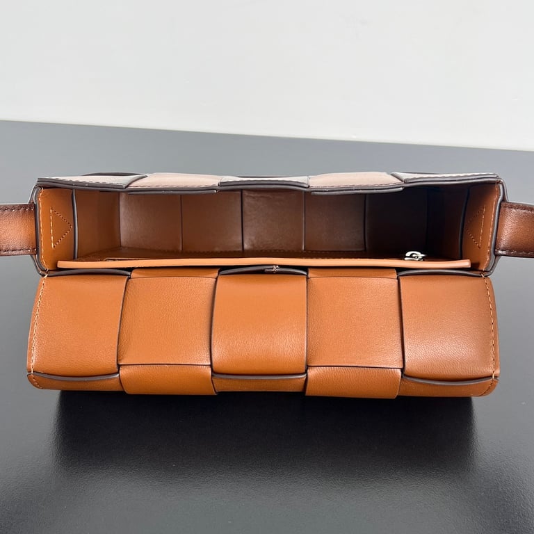 Bottega Veneta Cassette Bag Brown Gradient - 3