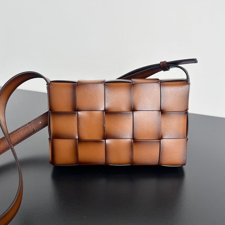 Bottega Veneta Cassette Bag Brown Gradient - 9