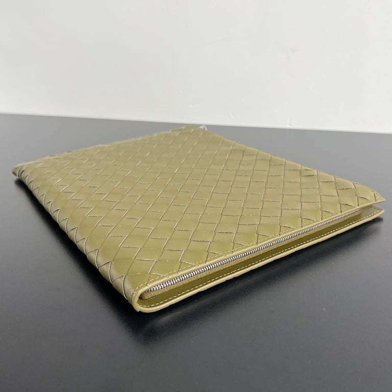 Bottega Veneta Intreccio Leather Clutch 607479 - 7