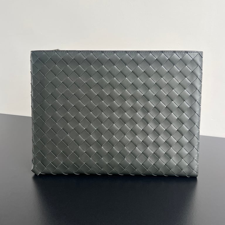 Bottega Veneta Intreccio Half-Zip Clutch 607479 - 9