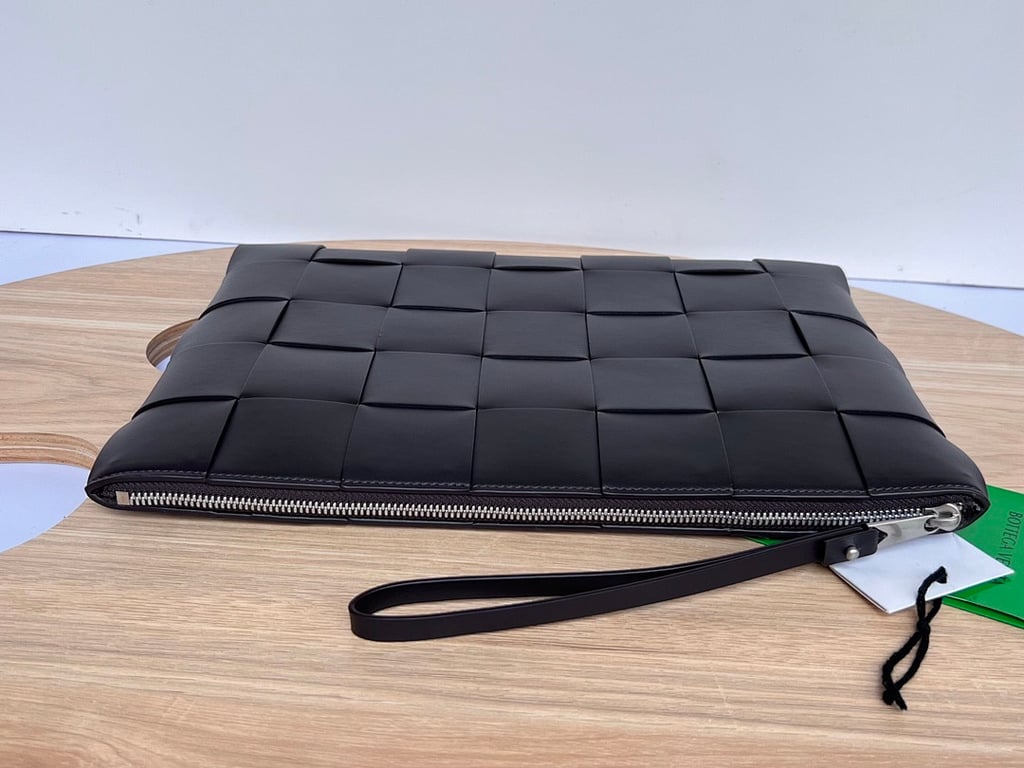 Bottega Veneta Intrecciato Pouch 649616 Black Brown - 8