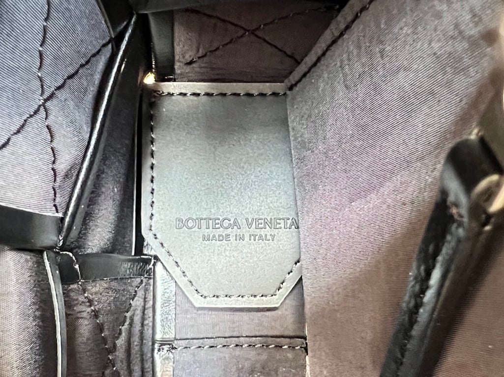 Bottega Veneta Cassette Crossbody Bag Black - 3