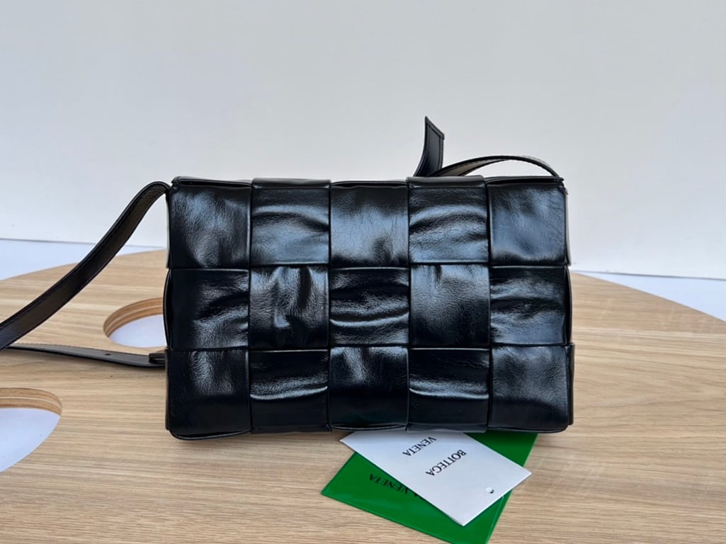 Bottega Veneta Cassette Crossbody Bag Black - 9