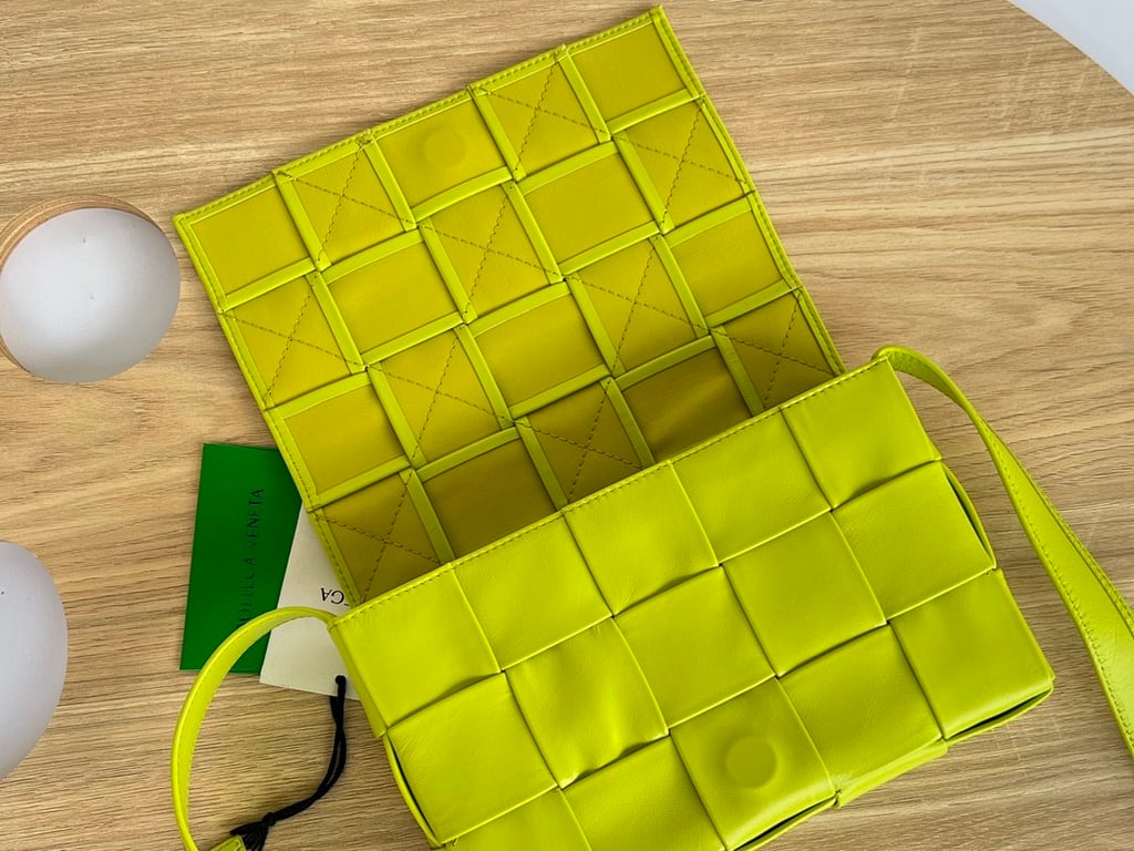 Bottega Veneta Cassette Crossbody Bag Lime - 4
