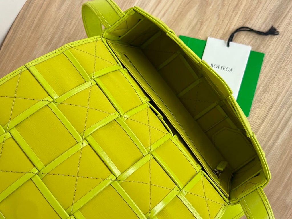 Bottega Veneta Cassette Crossbody Bag Lime - 6