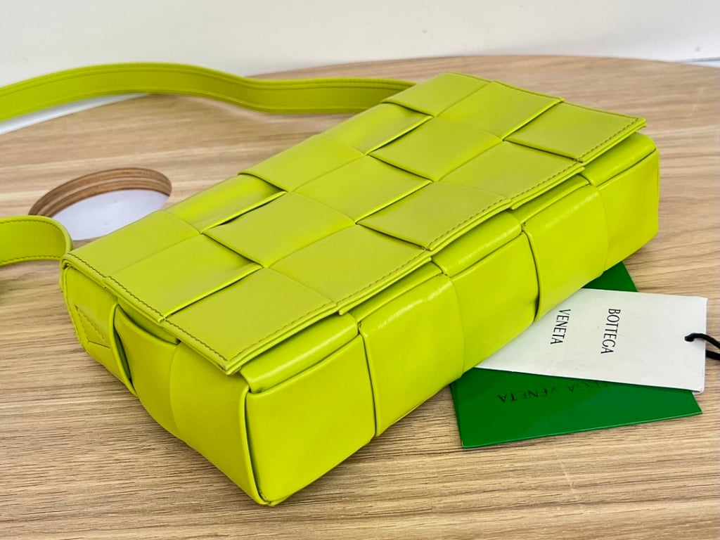 Bottega Veneta Cassette Crossbody Bag Lime - 7