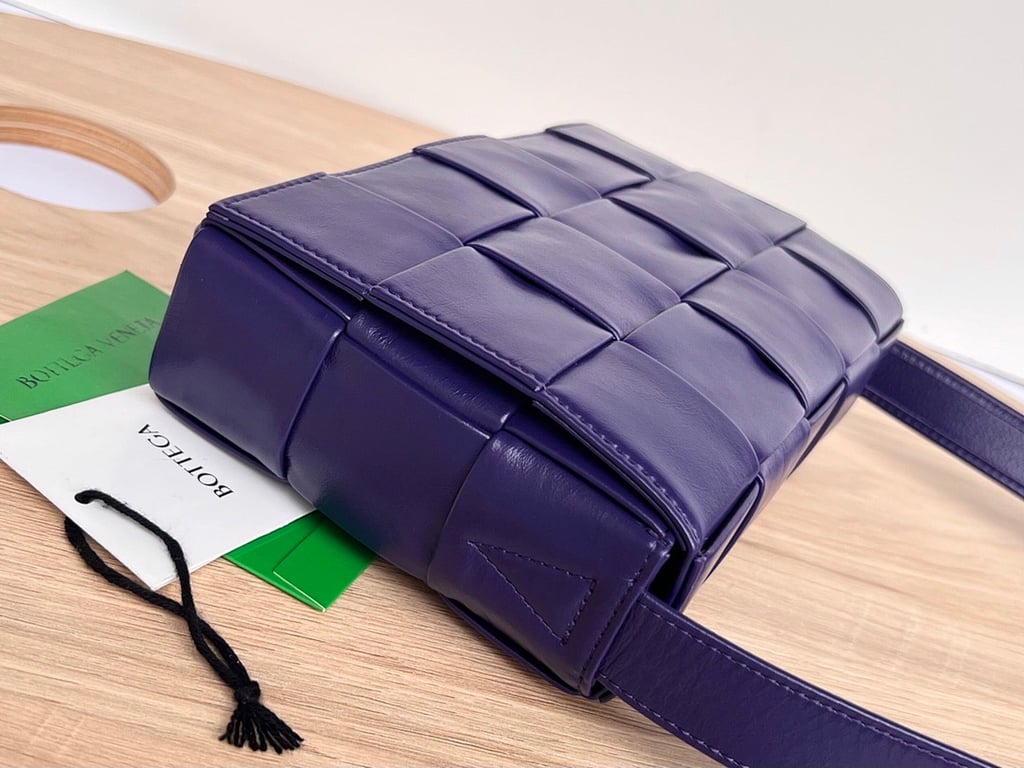 Bottega Veneta Cassette Purple Crossbody Bag - 8