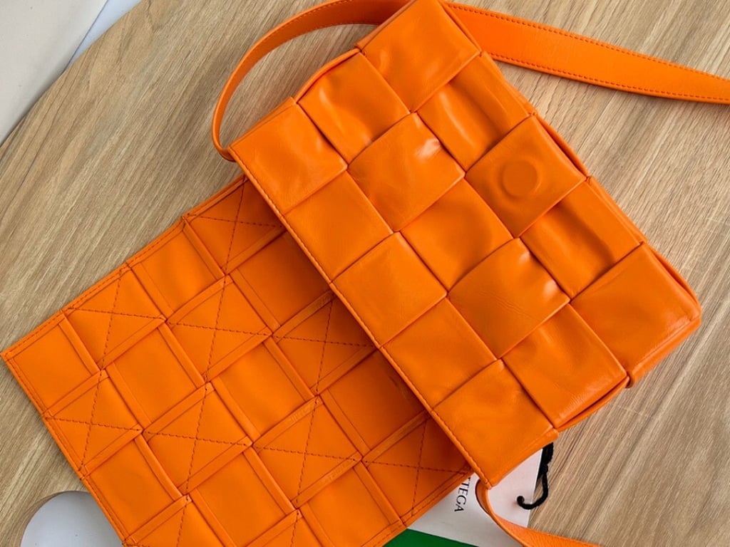 Bottega Veneta Cassette Crossbody Bag Orange - 4