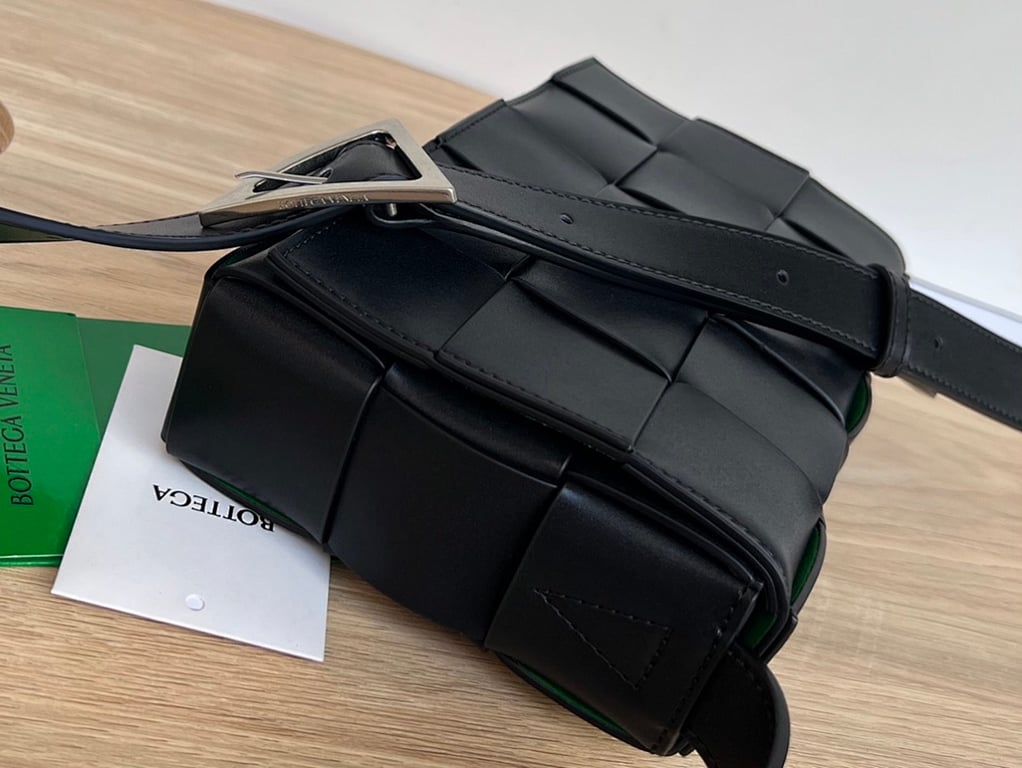 Bottega Veneta Cassette Crossbody Bag Black Green - 8
