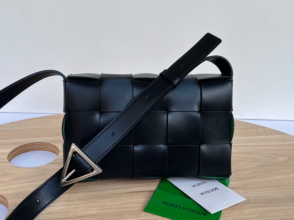 Bottega Veneta Cassette Crossbody Bag Black Green - 9