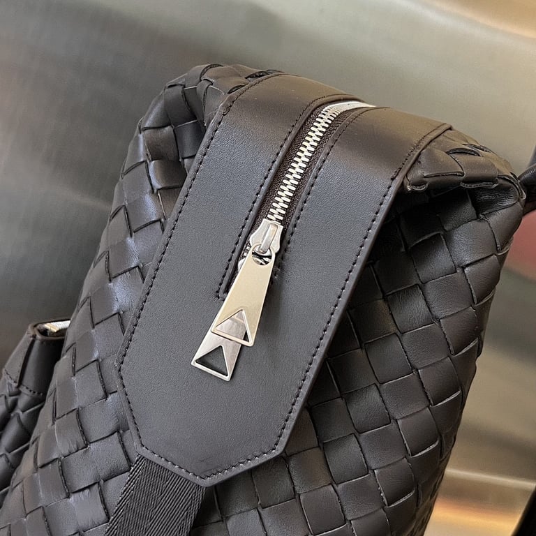 Bottega Veneta Intrecciato Leather Backpack 653118 - 4