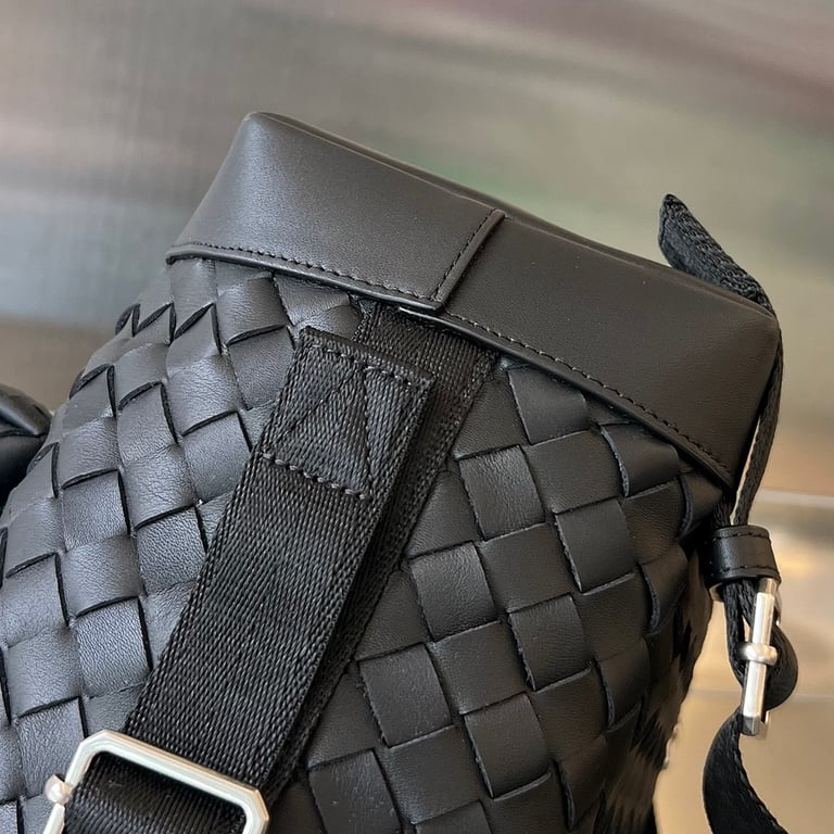 Bottega Veneta Intrecciato Leather Backpack 653118 - 3