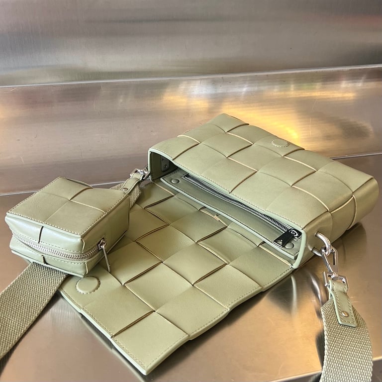 Bottega Veneta Cassette Crossbody Bag with Pouch Green - 4