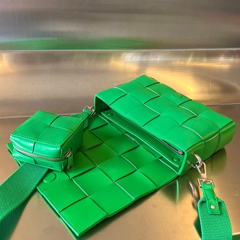 Bottega Veneta Cassette Crossbody Bag Green - 4