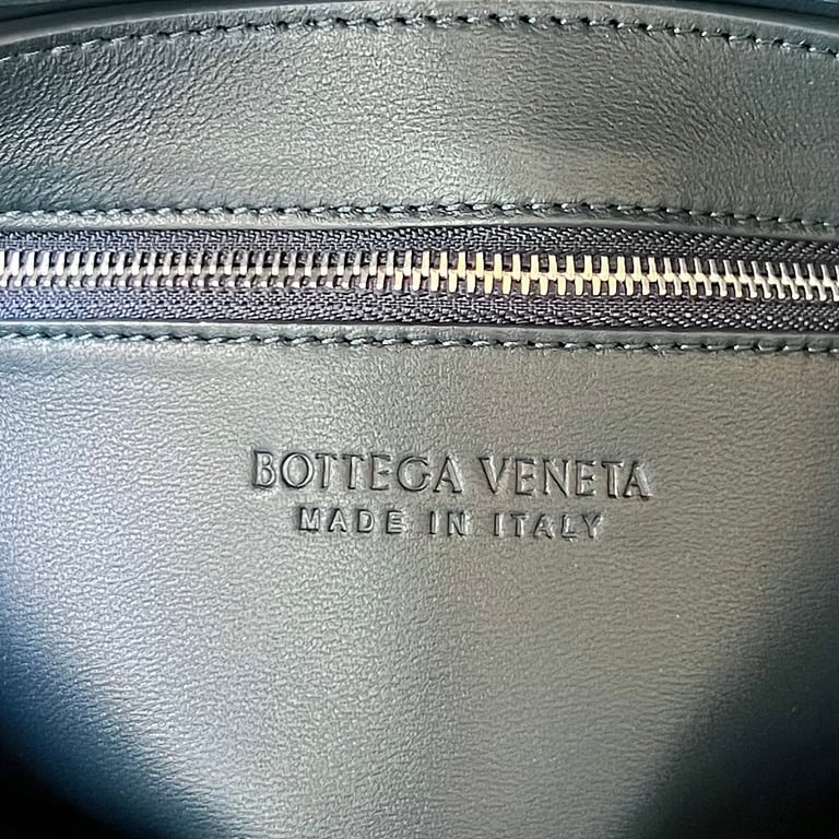 Bottega Veneta Cassette Crossbody Bag Black 741777 - 3