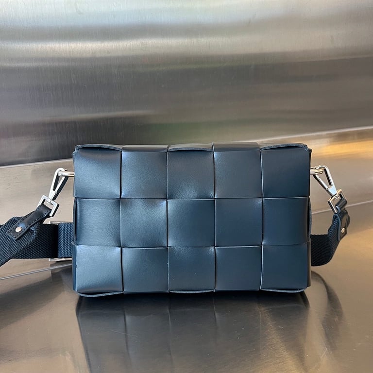 Bottega Veneta Cassette Crossbody Bag Black 741777 - 9