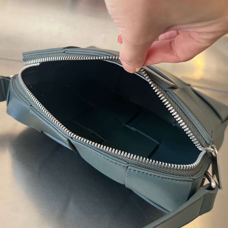 Bottega Veneta Cassette Camera Bag Dark Green - 3
