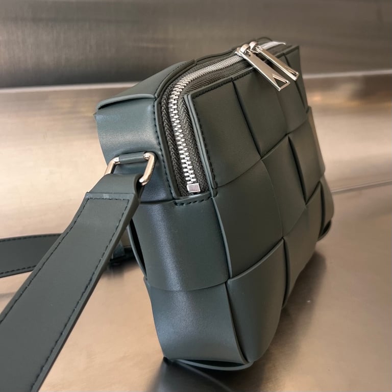 Bottega Veneta Cassette Camera Bag Dark Green - 8