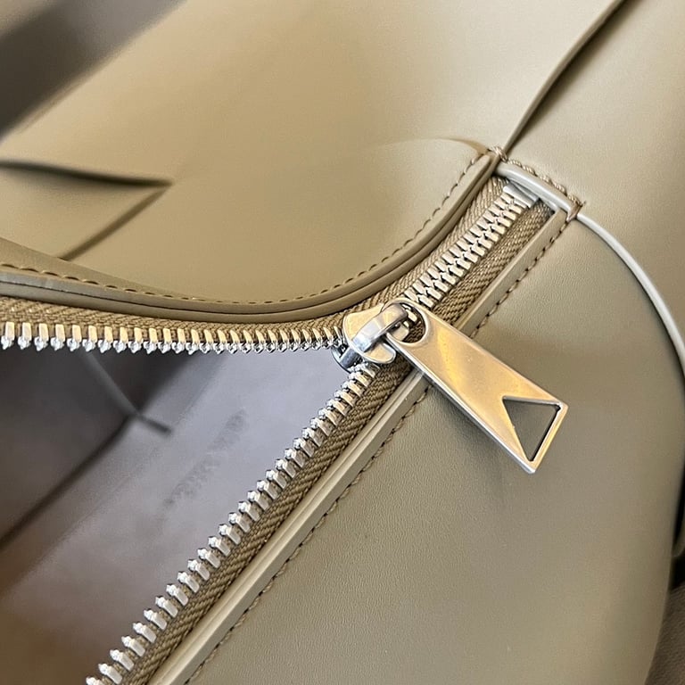 Bottega Veneta Intrecciato Leather Backpack Beige - 4
