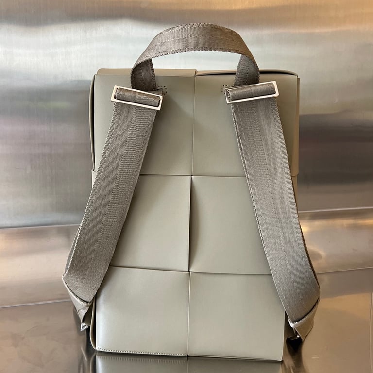 Bottega Veneta Intrecciato Leather Backpack Beige - 9