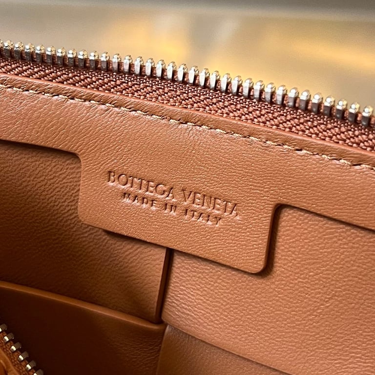 Bottega Veneta Cassette Camera Bag 730027 - 2
