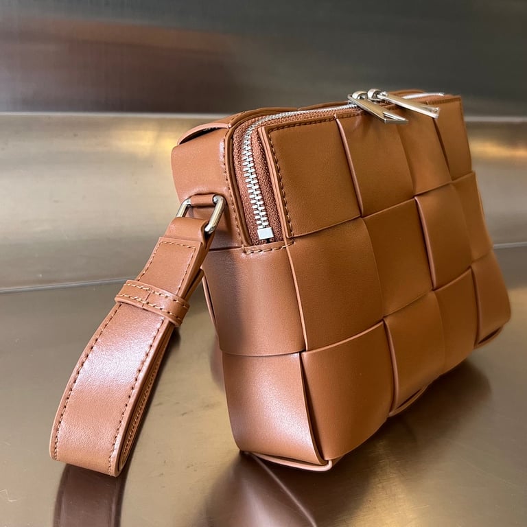 Bottega Veneta Cassette Camera Bag 730027 - 9