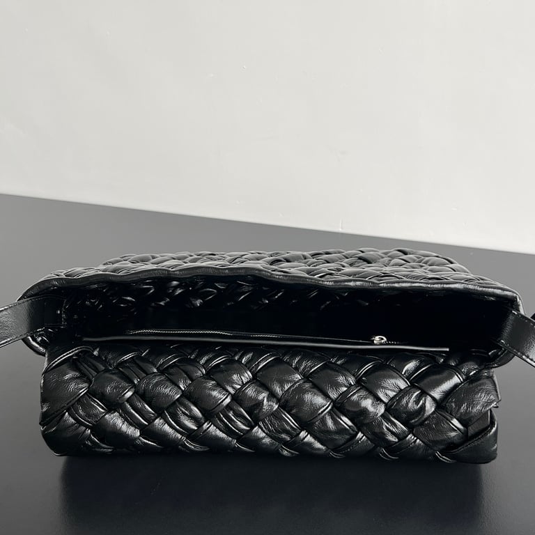 Bottega Veneta Rumple Shoulder Bag Black - 3