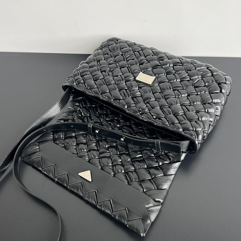 Bottega Veneta Rumple Shoulder Bag Black - 10
