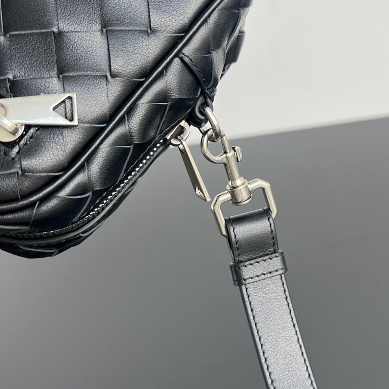 Bottega Veneta 777390 Intrecciato Clutch Black - 5