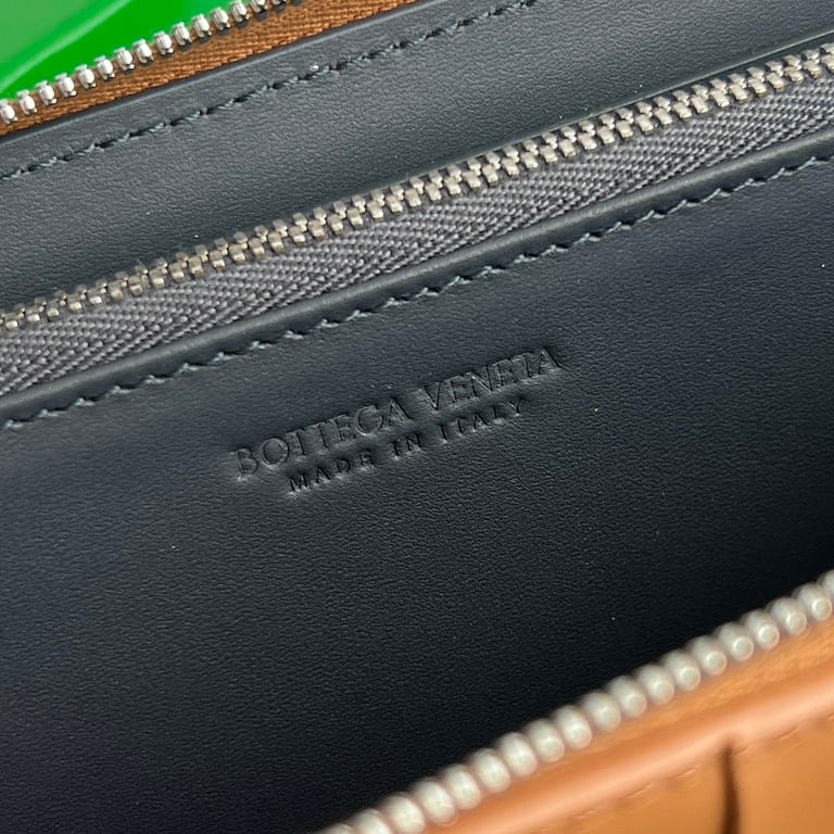Bottega Veneta Zip Around Wallet 649607 Brown - 3