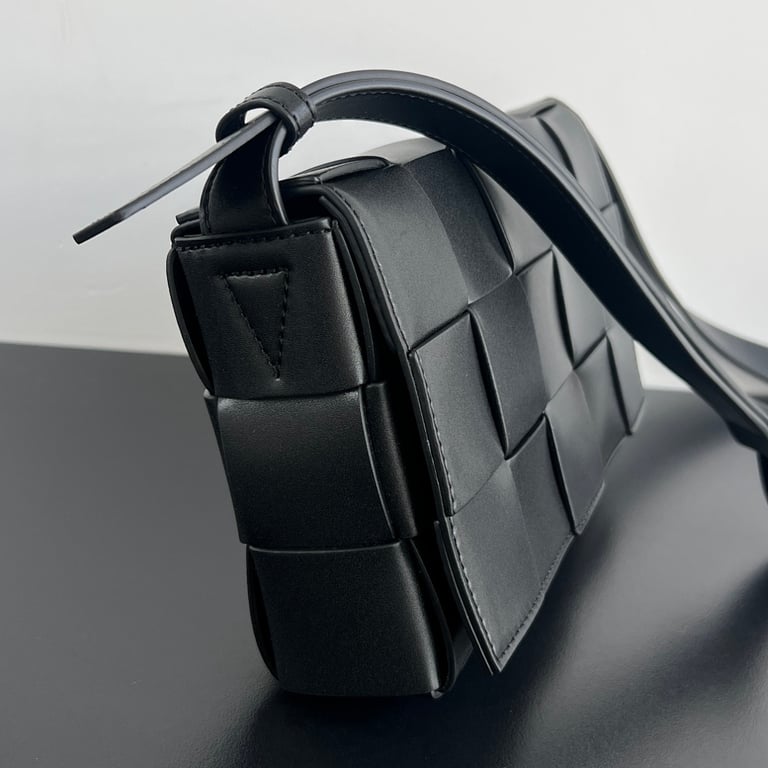 Bottega Veneta Cassette Bag Black - 9