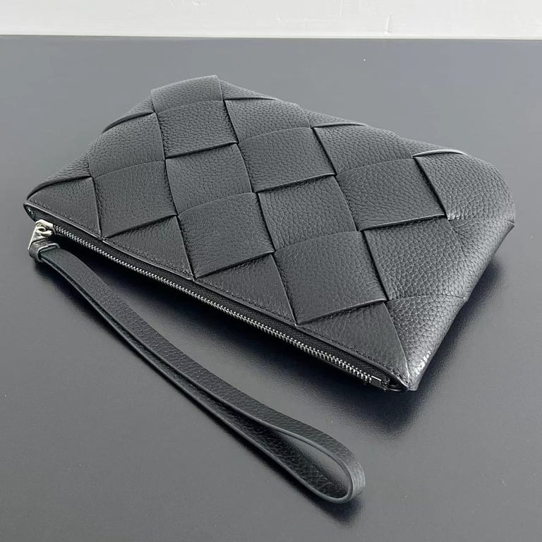 Bottega Veneta Intrecciato Leather Pouch 795119 Black - 7