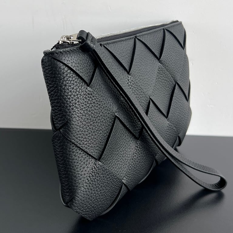 Bottega Veneta Intrecciato Leather Pouch 795119 Black - 9