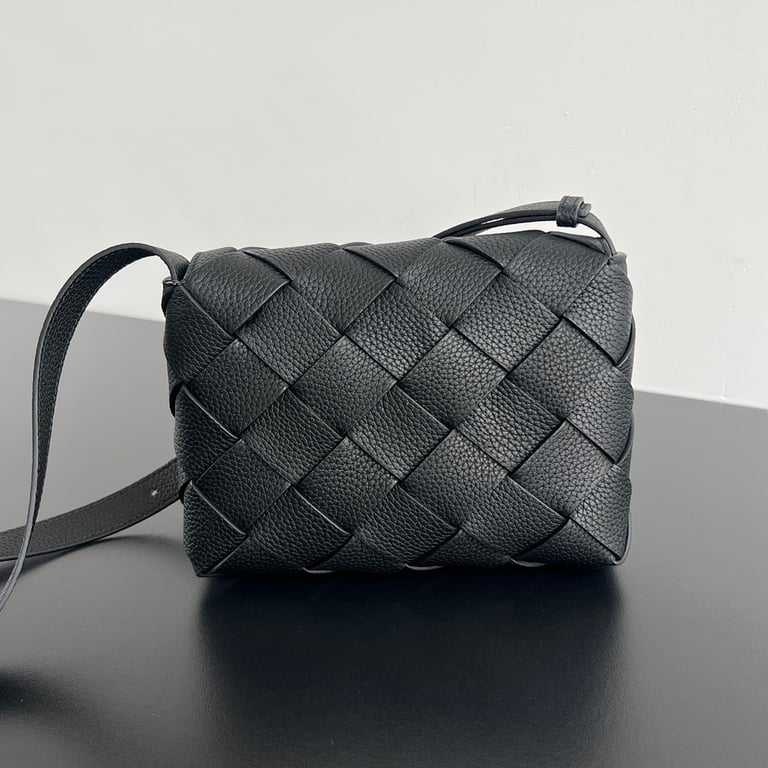 Bottega Veneta Cobble Intrecciato Crossbody Bag Black - 9
