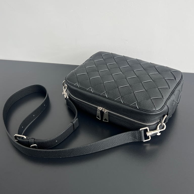 Bottega Veneta Intrecciato Camera Bag Black - 9
