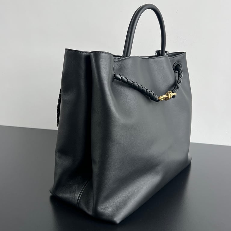 Bottega Veneta Large Andiamo Tote Black - 9