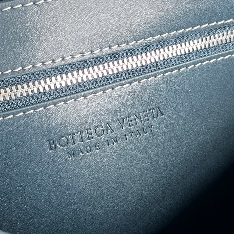 Bottega Veneta Cassette Contrast Stitch Blue - 2